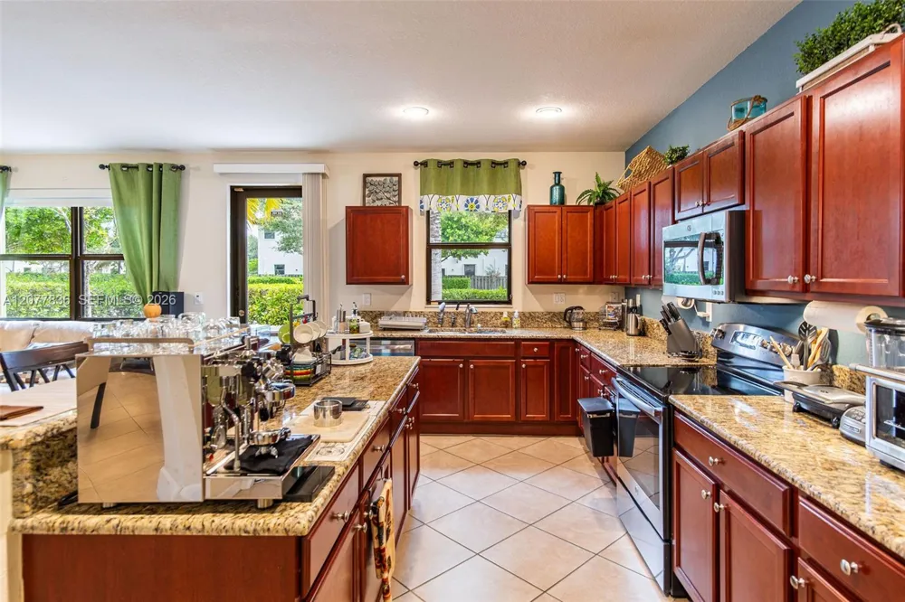 125 SE 36th Pl Homestead, FL 33033