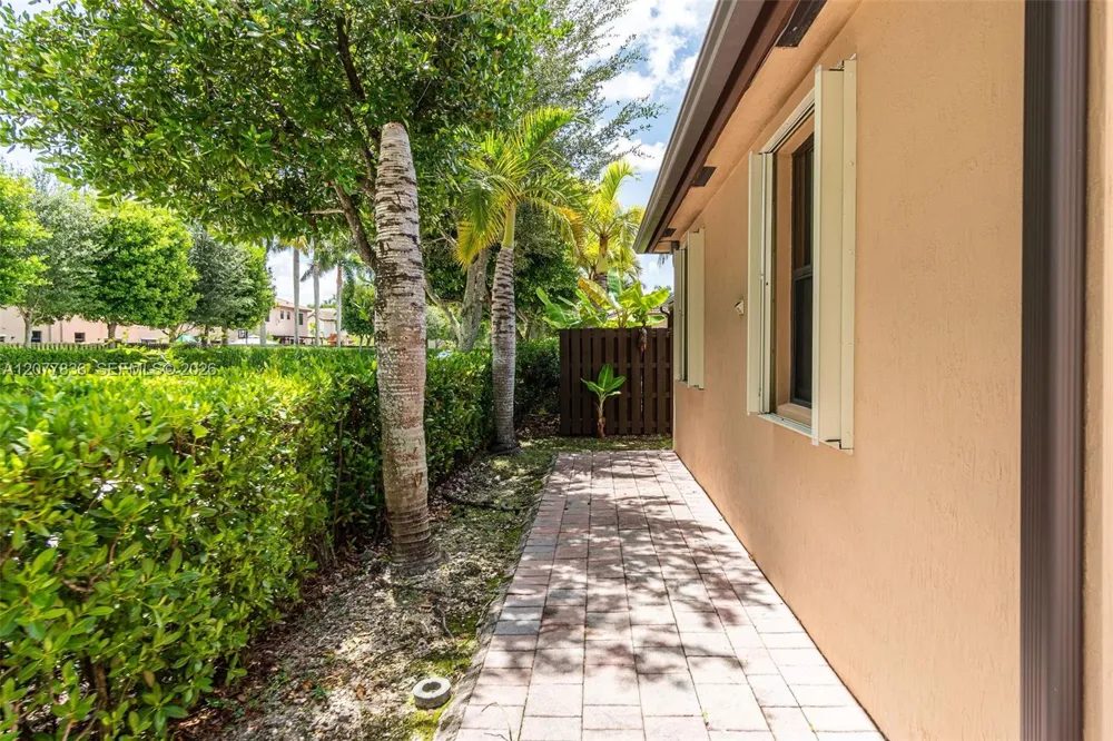 125 SE 36th Pl Homestead, FL 33033