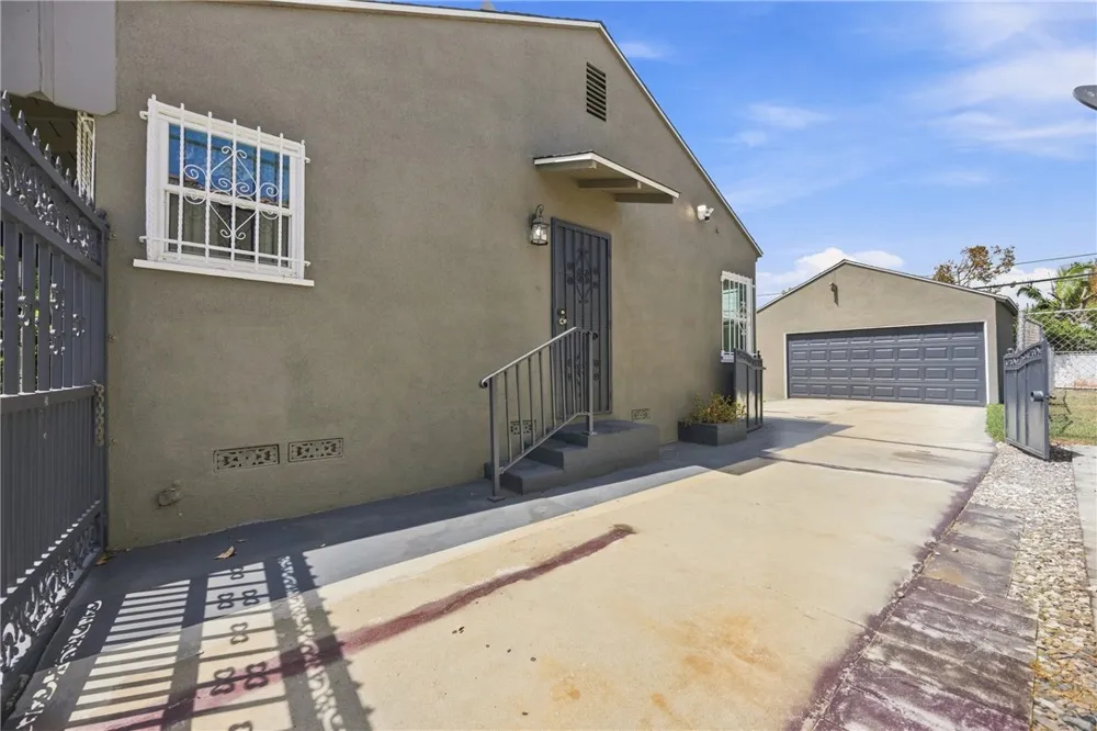 3867 Lugo Avenue Lynwood, CA 90262