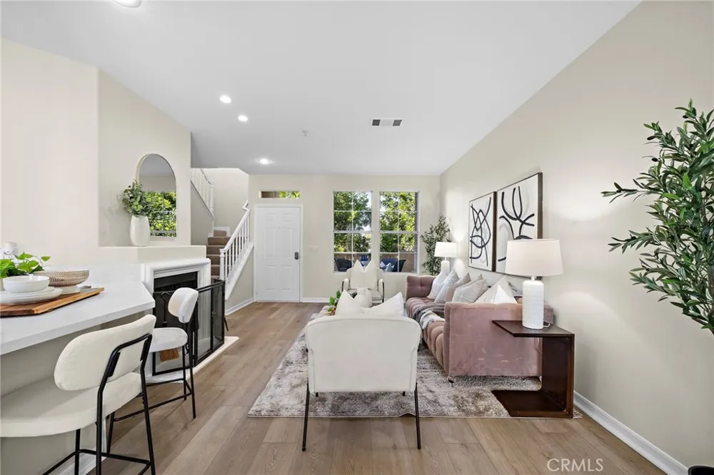 551 W Summerfield Anaheim, CA 92802