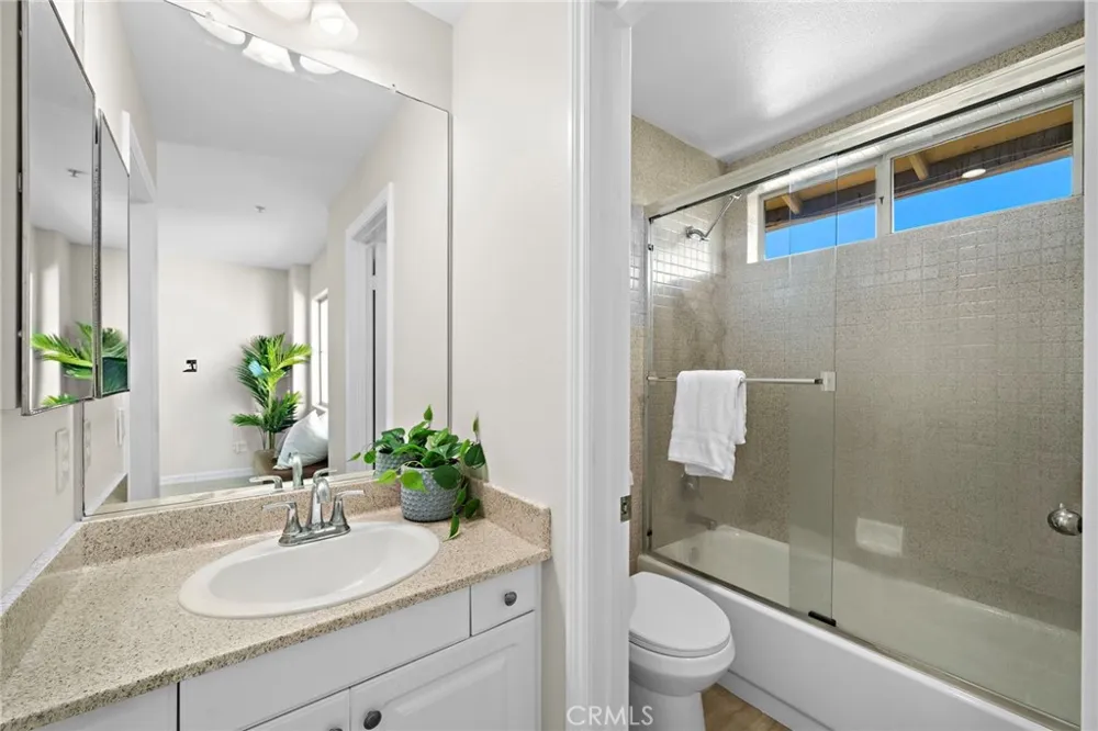 551 W Summerfield Anaheim, CA 92802