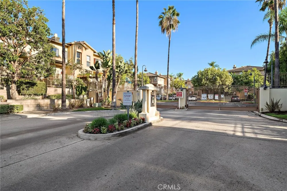 551 W Summerfield Anaheim, CA 92802