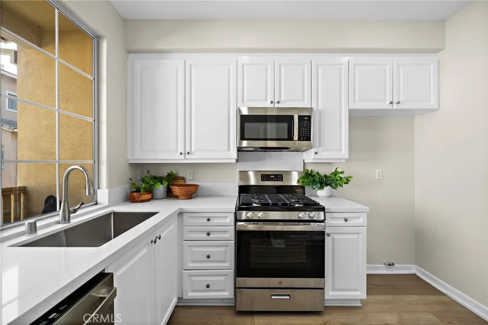 551 W Summerfield Anaheim, CA 92802