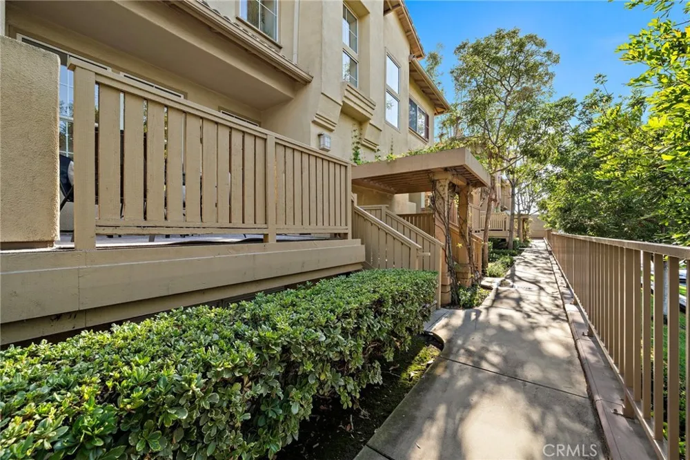 551 W Summerfield Anaheim, CA 92802