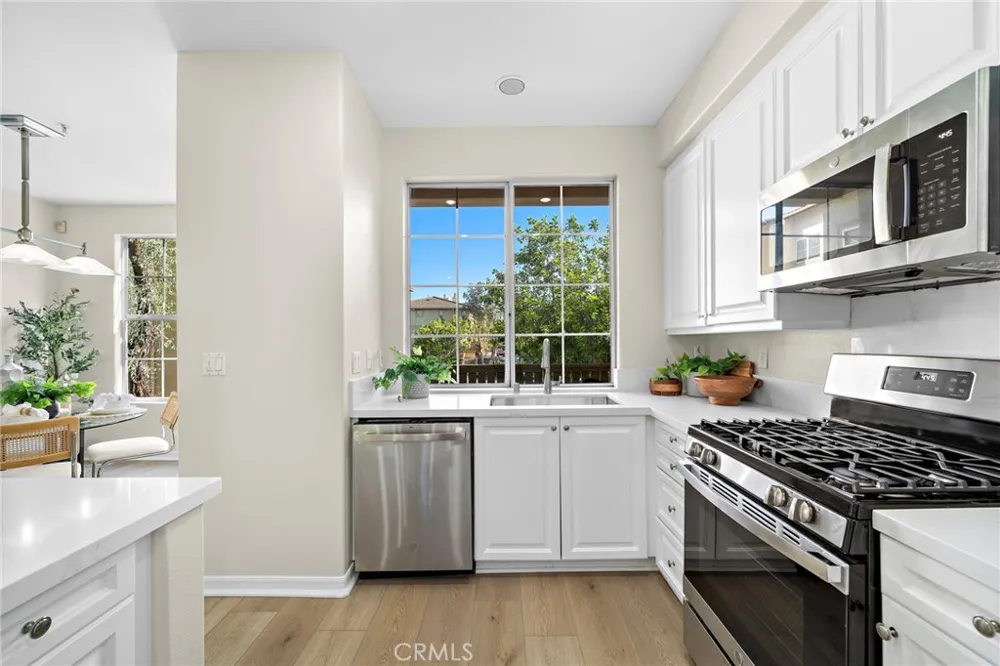 551 W Summerfield Anaheim, CA 92802