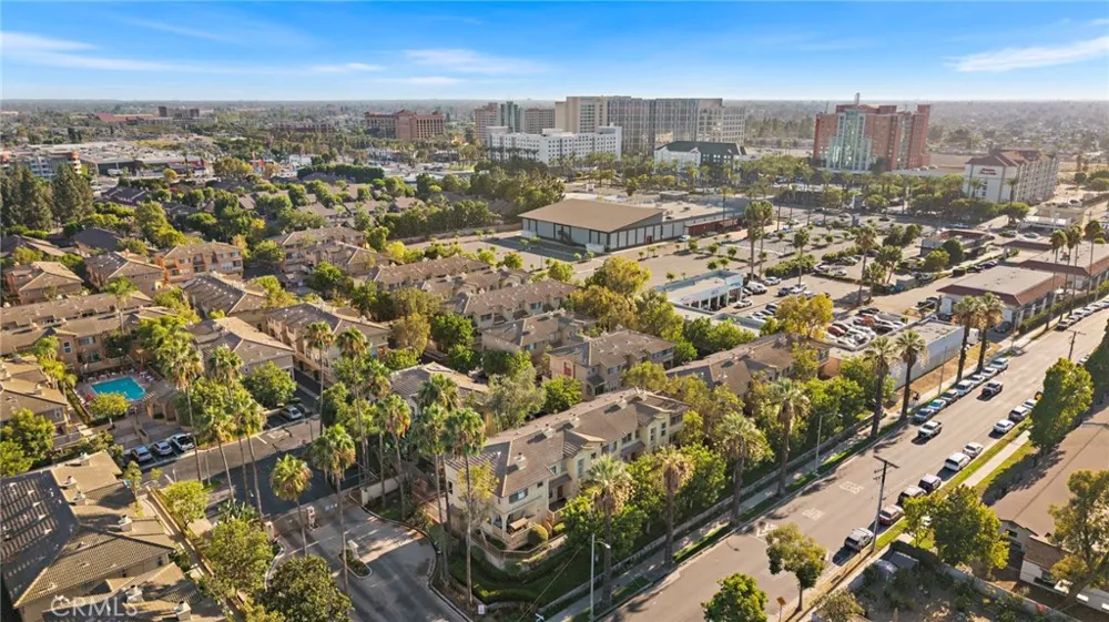 551 W Summerfield Anaheim, CA 92802