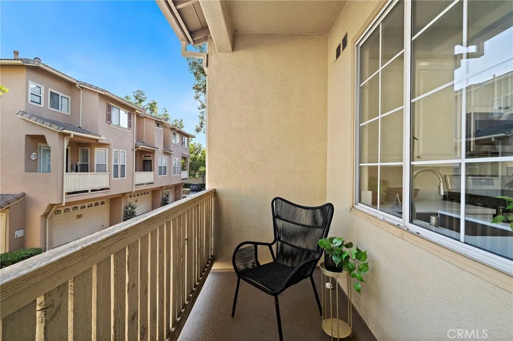 551 W Summerfield Anaheim, CA 92802