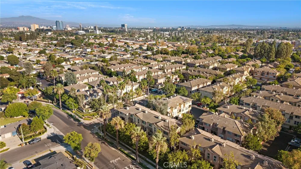 551 W Summerfield Anaheim, CA 92802
