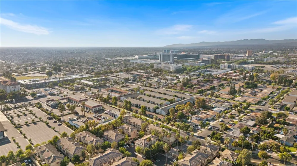 551 W Summerfield Anaheim, CA 92802