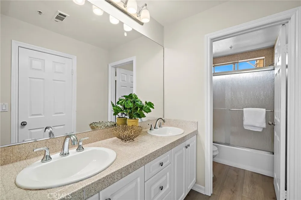 551 W Summerfield Anaheim, CA 92802