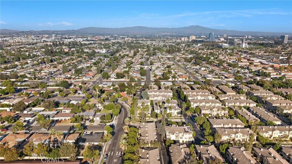 551 W Summerfield Anaheim, CA 92802