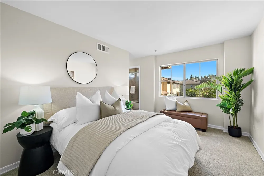 551 W Summerfield Anaheim, CA 92802
