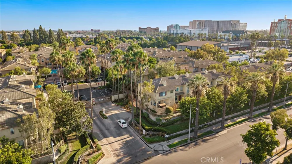 551 W Summerfield Anaheim, CA 92802