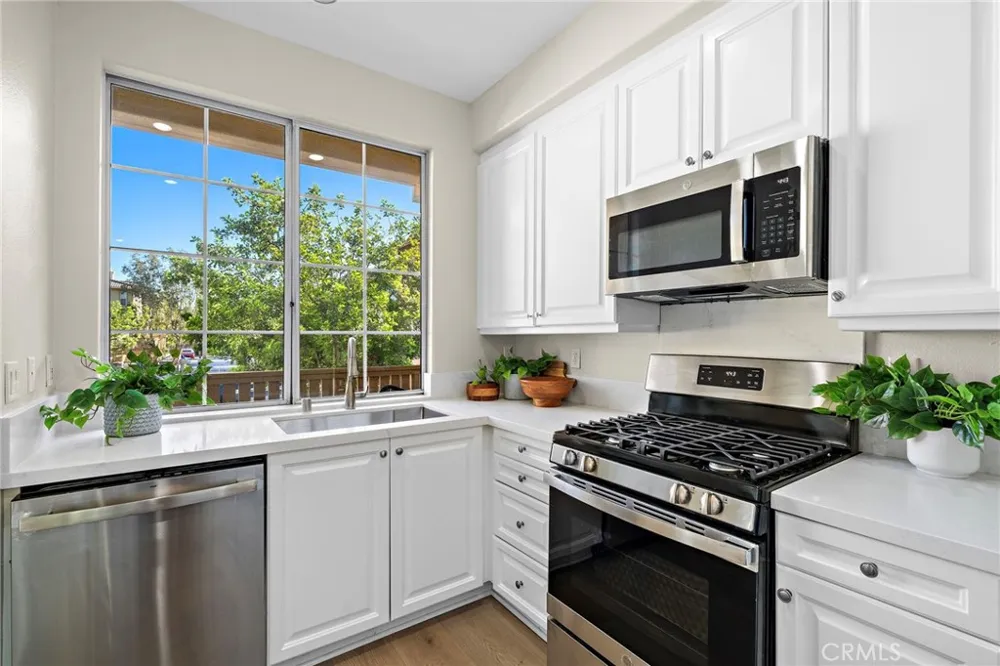 551 W Summerfield Anaheim, CA 92802