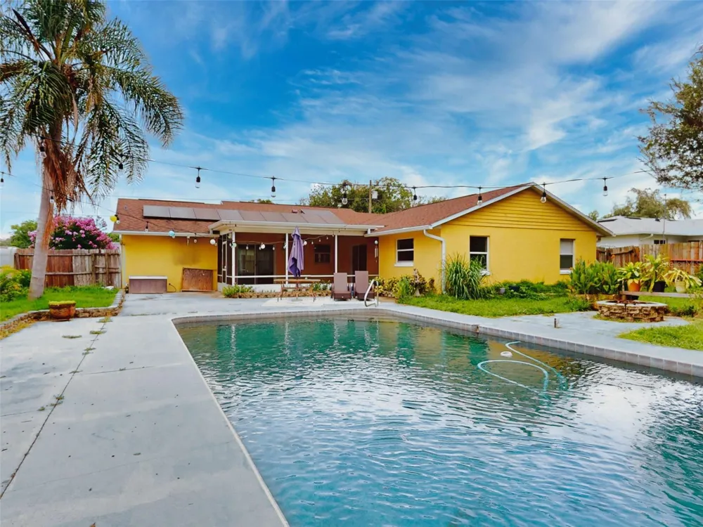 2125 E PARKTON DRIVE Deltona, FL 32725