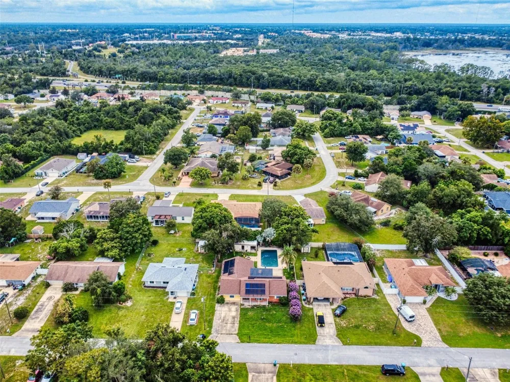 2125 E PARKTON DRIVE Deltona, FL 32725