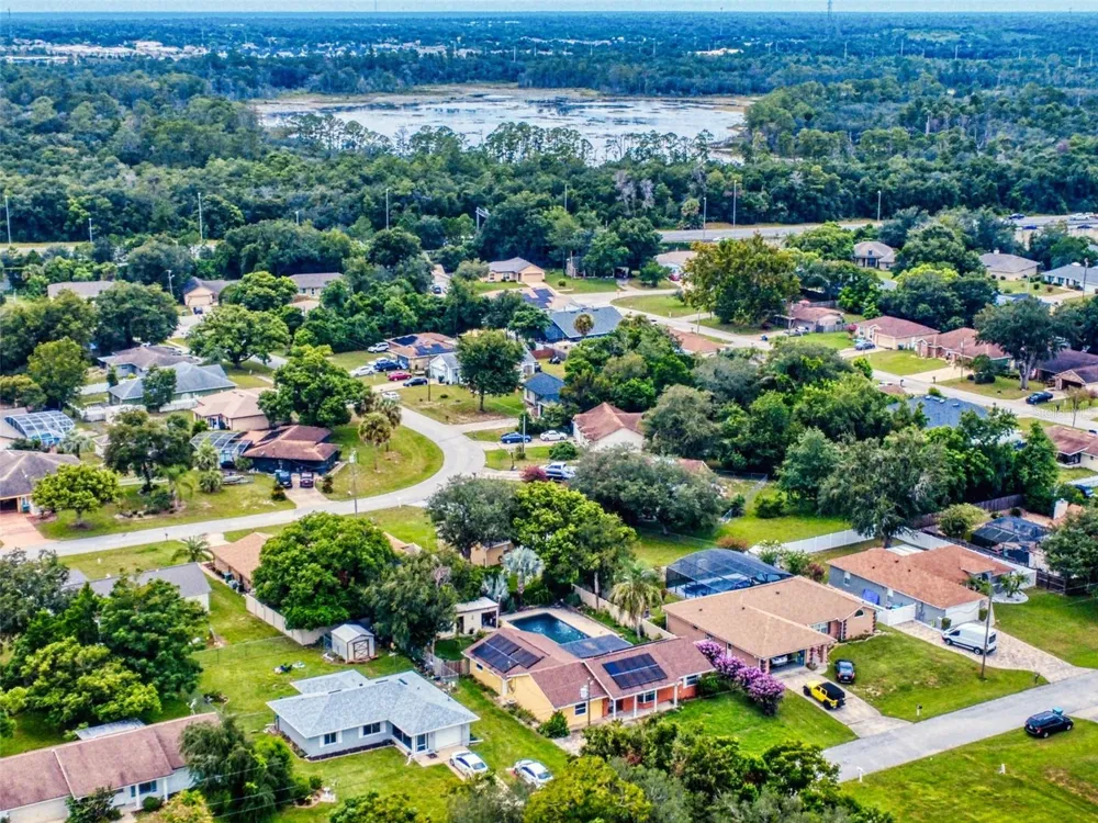 2125 E PARKTON DRIVE Deltona, FL 32725