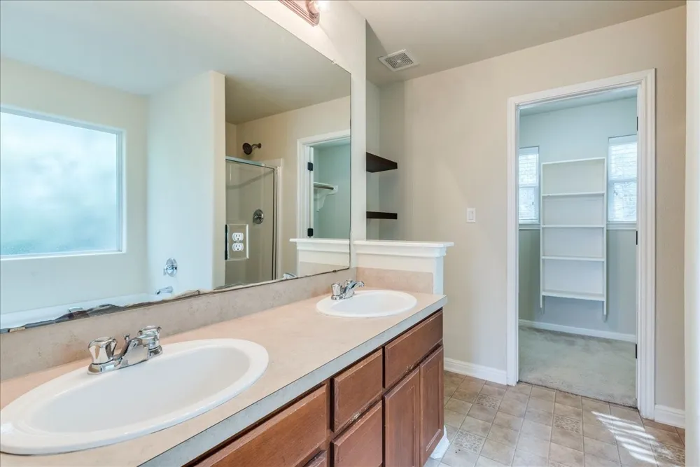 21506 Patton Avenue Lago Vista, TX 78645
