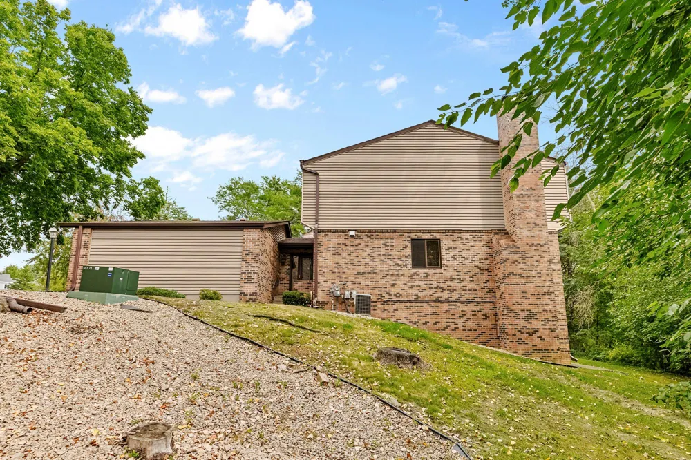 2420 Mendelssohn Lane #5 Golden Valley, MN 55427
