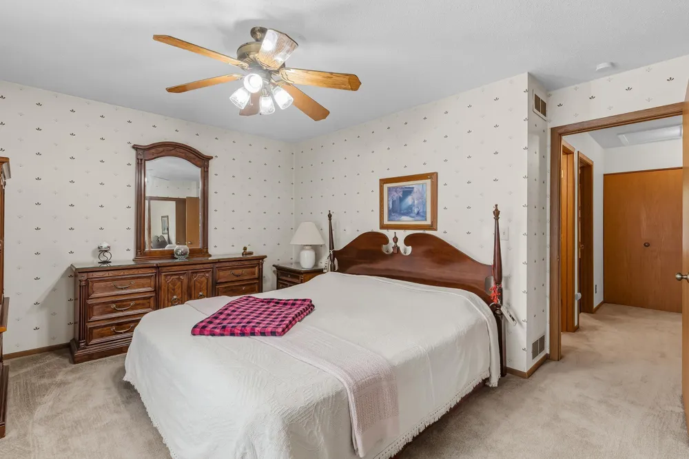 2420 Mendelssohn Lane #5 Golden Valley, MN 55427