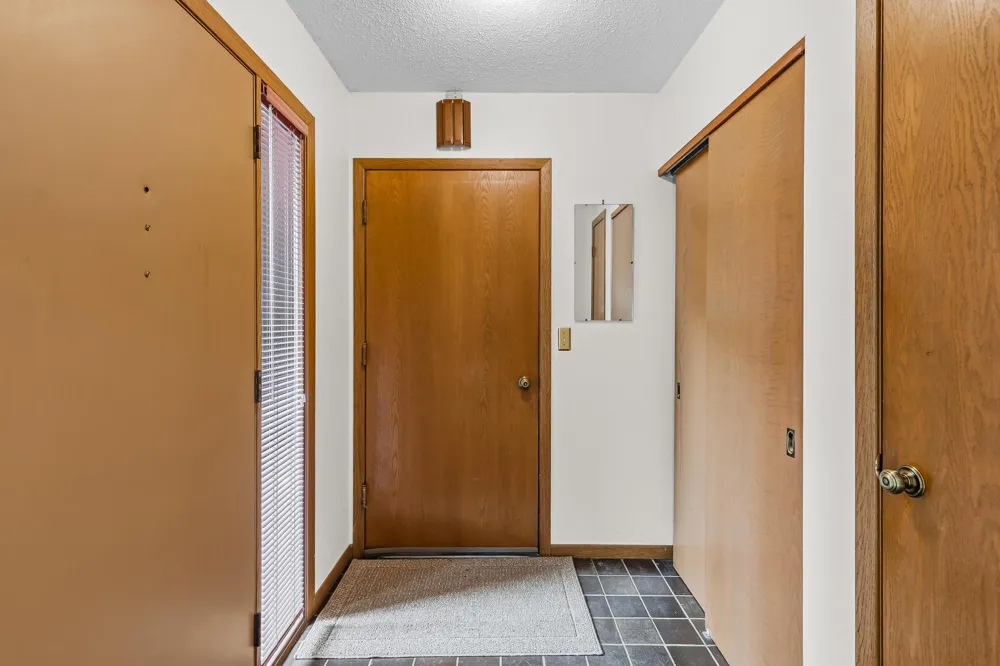 2420 Mendelssohn Lane #5 Golden Valley, MN 55427