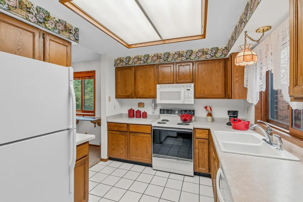 2420 Mendelssohn Lane #5 Golden Valley, MN 55427