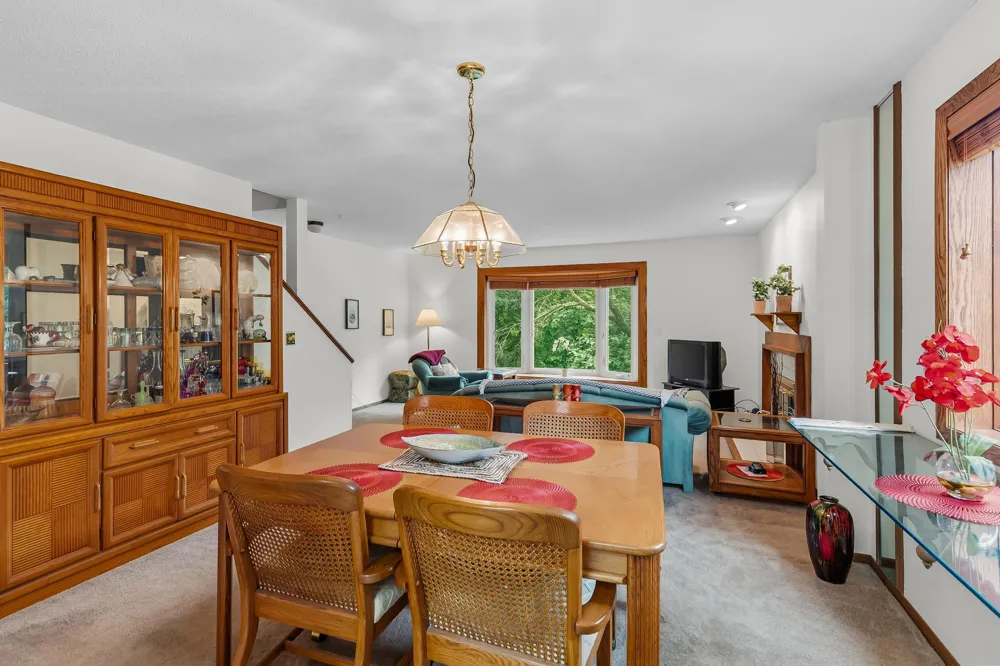 2420 Mendelssohn Lane #5 Golden Valley, MN 55427