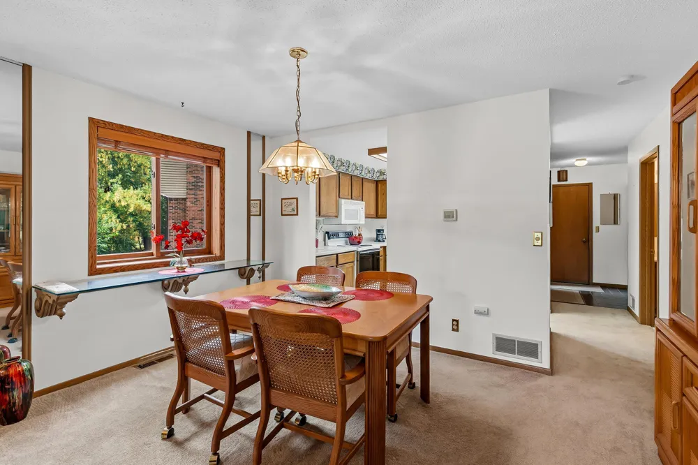 2420 Mendelssohn Lane #5 Golden Valley, MN 55427