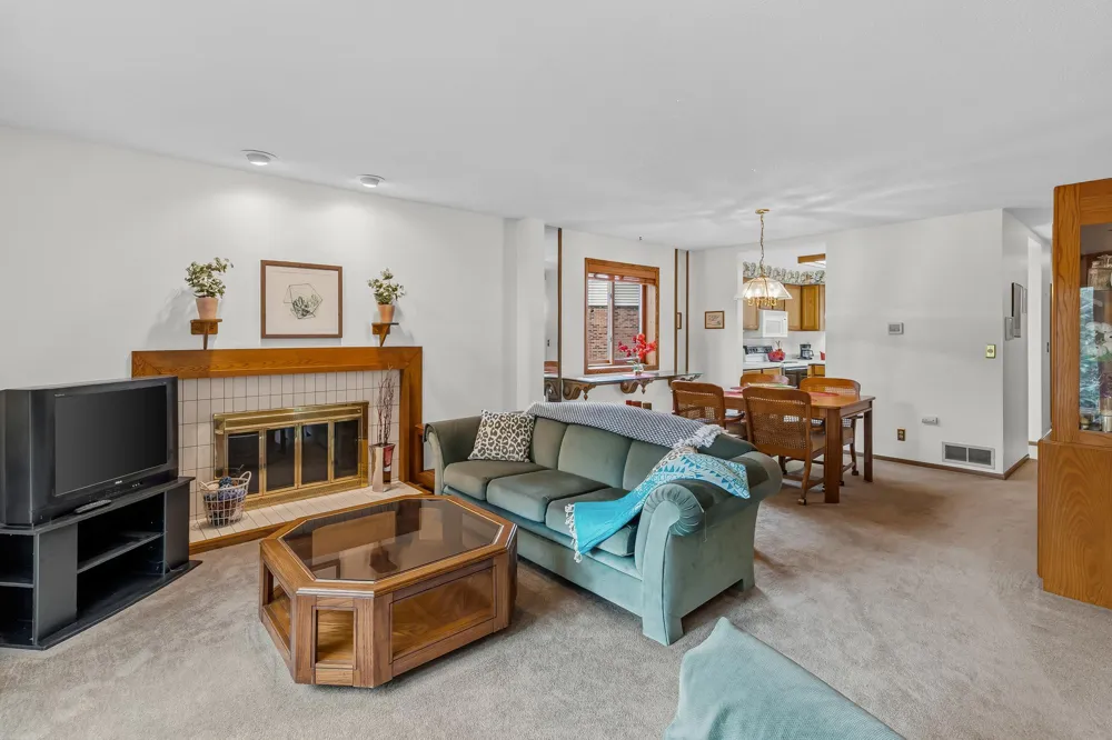 2420 Mendelssohn Lane #5 Golden Valley, MN 55427