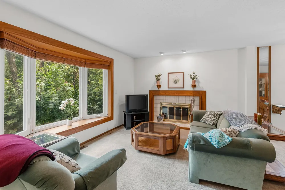 2420 Mendelssohn Lane #5 Golden Valley, MN 55427