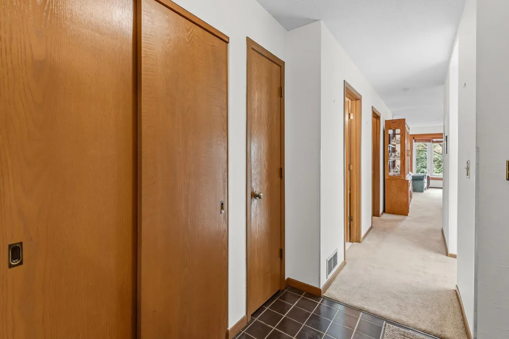 2420 Mendelssohn Lane #5 Golden Valley, MN 55427