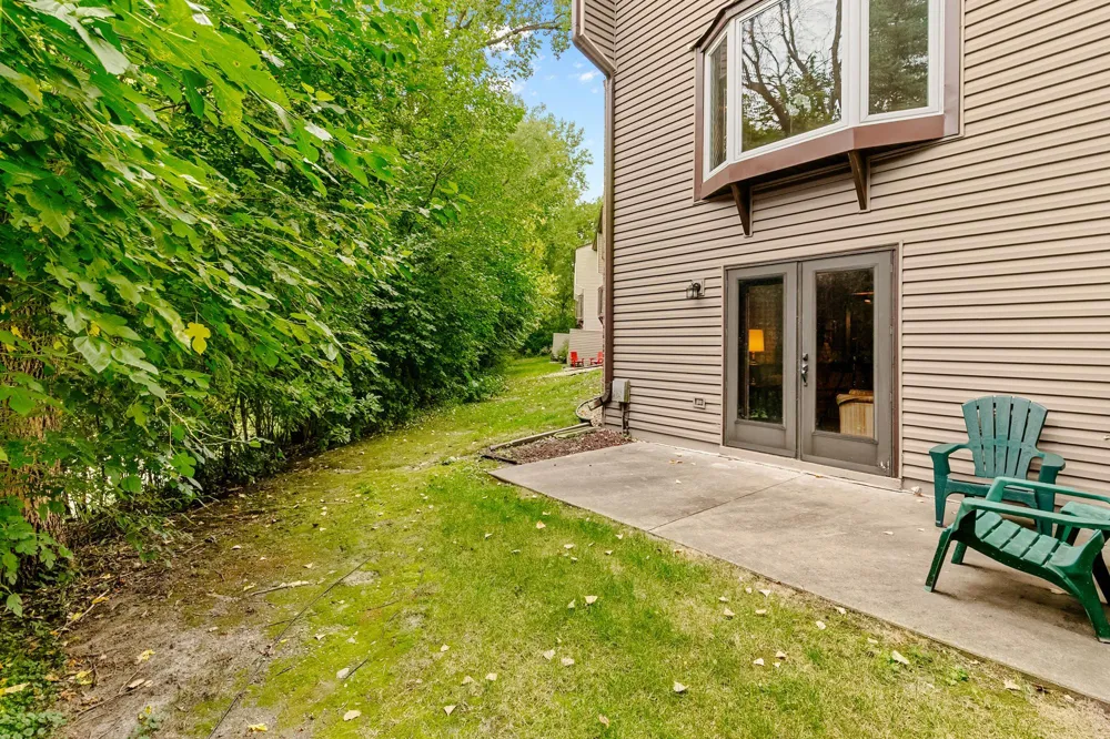 2420 Mendelssohn Lane #5 Golden Valley, MN 55427