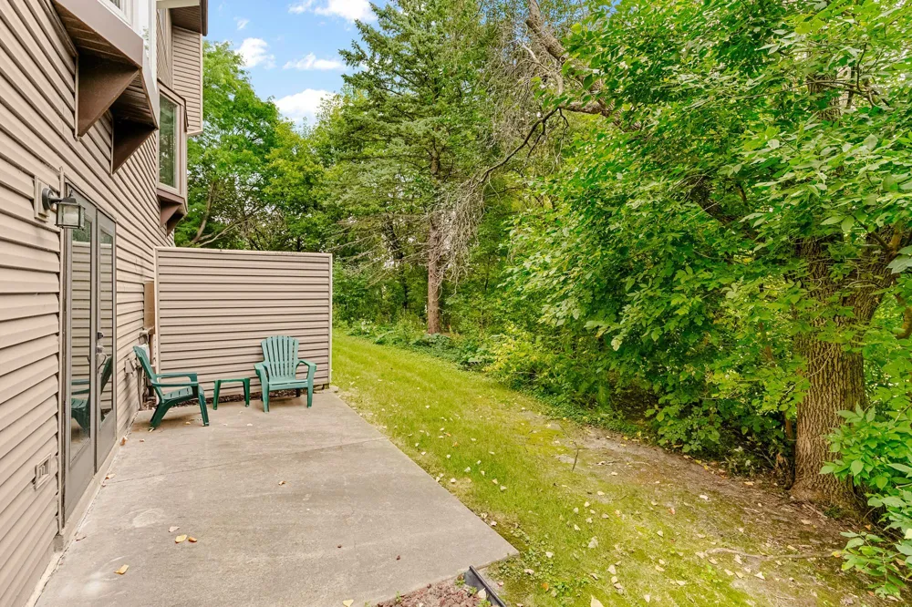 2420 Mendelssohn Lane #5 Golden Valley, MN 55427