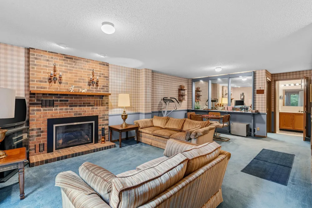 2420 Mendelssohn Lane #5 Golden Valley, MN 55427