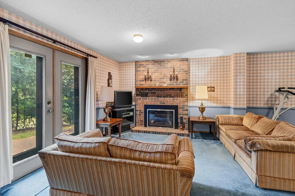 2420 Mendelssohn Lane #5 Golden Valley, MN 55427