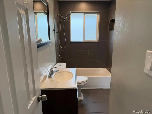 3124 Quari Street Aurora, CO 80011