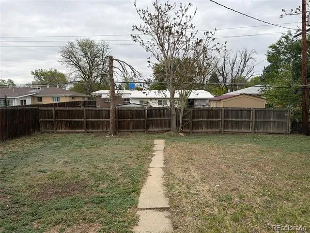 3124 Quari Street Aurora, CO 80011