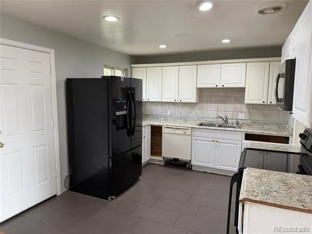3124 Quari Street Aurora, CO 80011