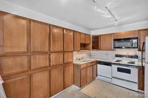 9155 E Center Avenue #10D