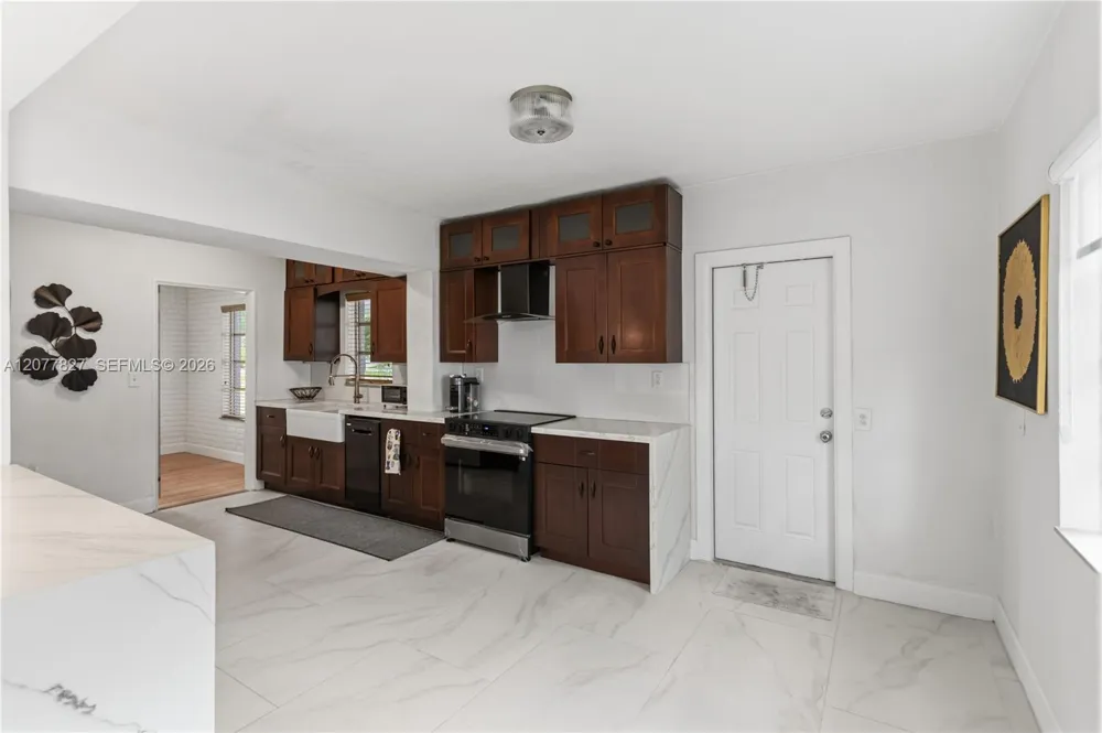 72 Palmetto Dr #0 Miami Springs, FL 33166