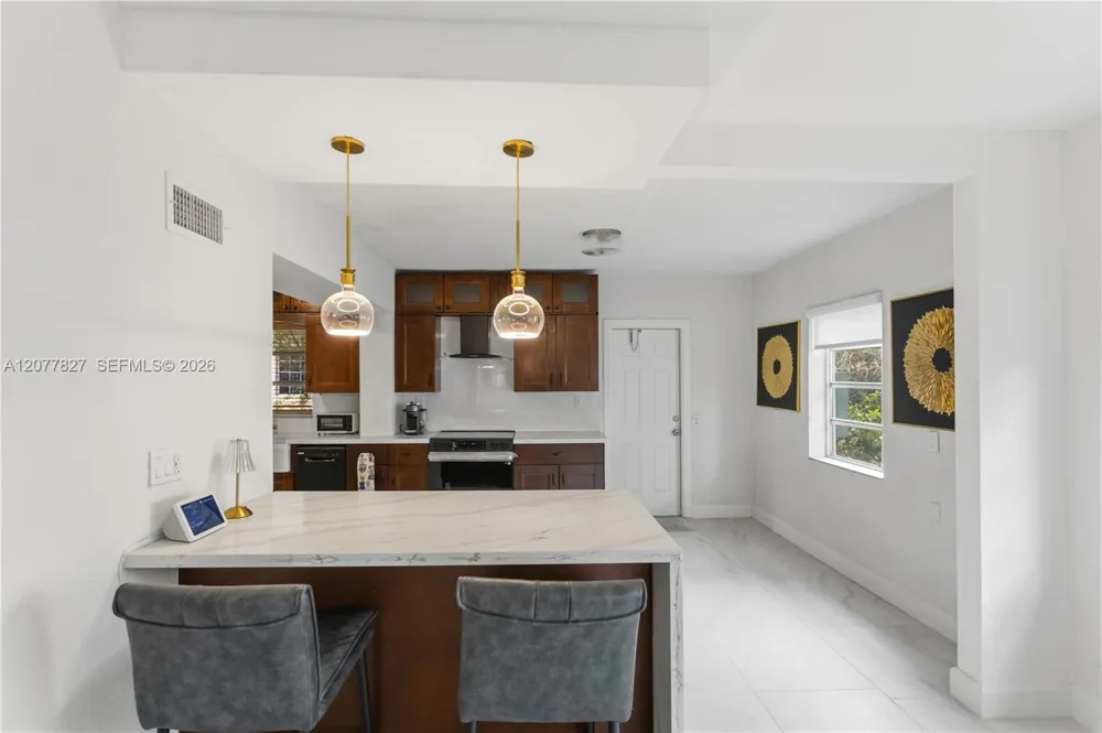 72 Palmetto Dr #0 Miami Springs, FL 33166