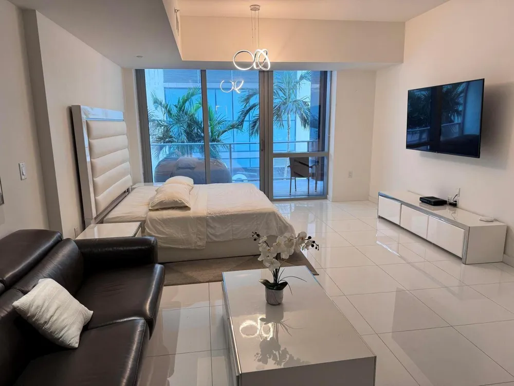 851 NE 1ST AVENUE #201 Miami, FL 33132
