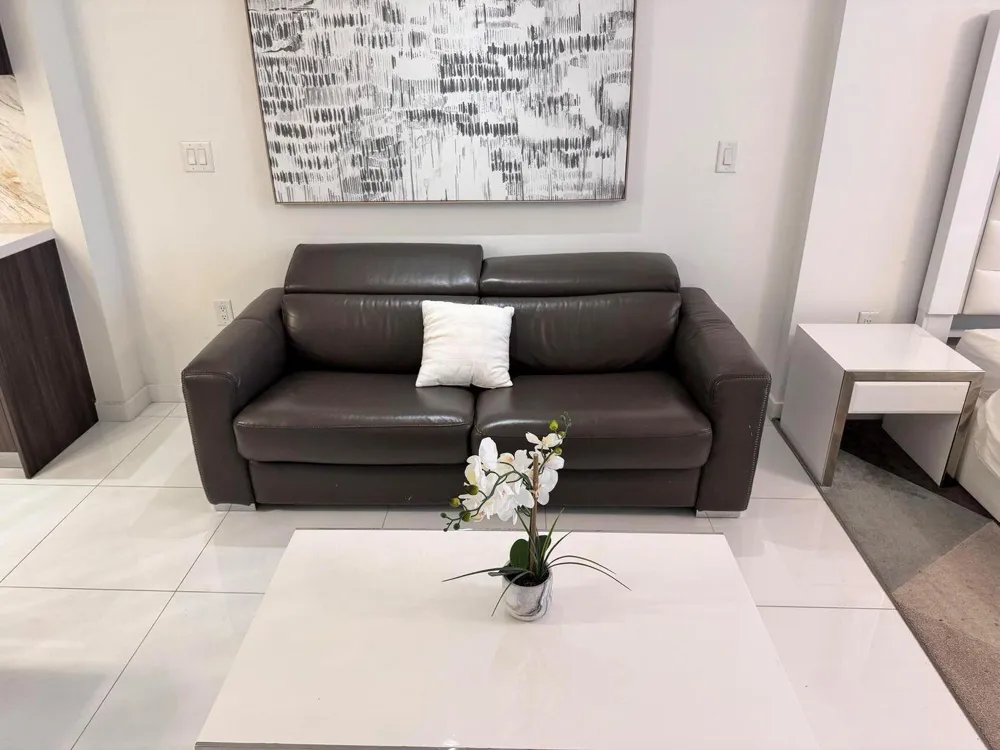 851 NE 1ST AVENUE #201 Miami, FL 33132