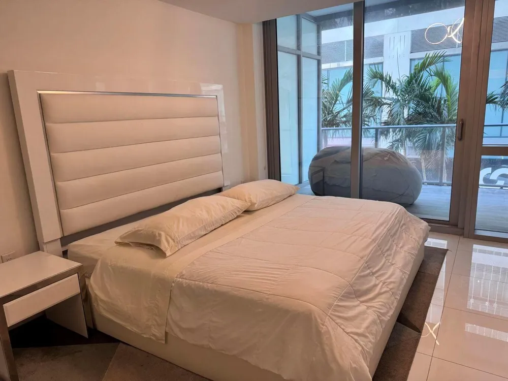 851 NE 1ST AVENUE #201 Miami, FL 33132