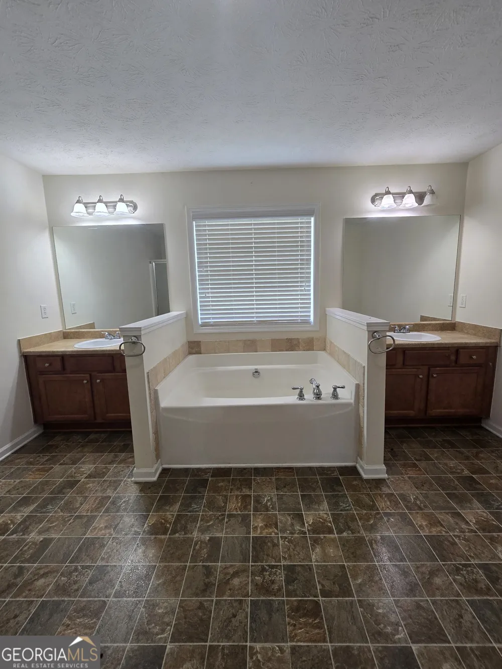 3464 Pinegate TRL Snellville, GA 30039
