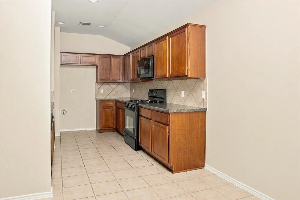 1817 Shaker Trail Austin, TX 78754