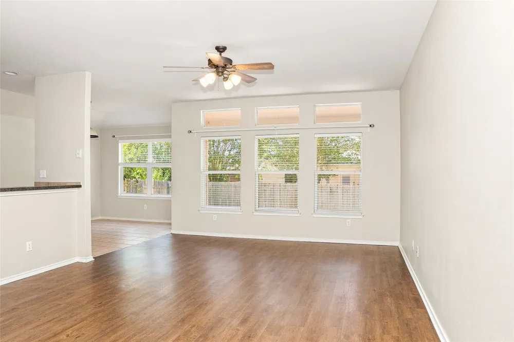 1817 Shaker Trail Austin, TX 78754