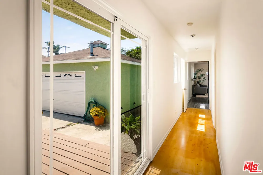 4747 Berryman Avenue Culver City, CA 90230