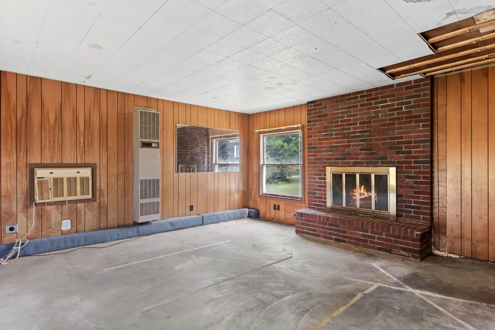 105 Locust Street E Three Oaks, MI 49128