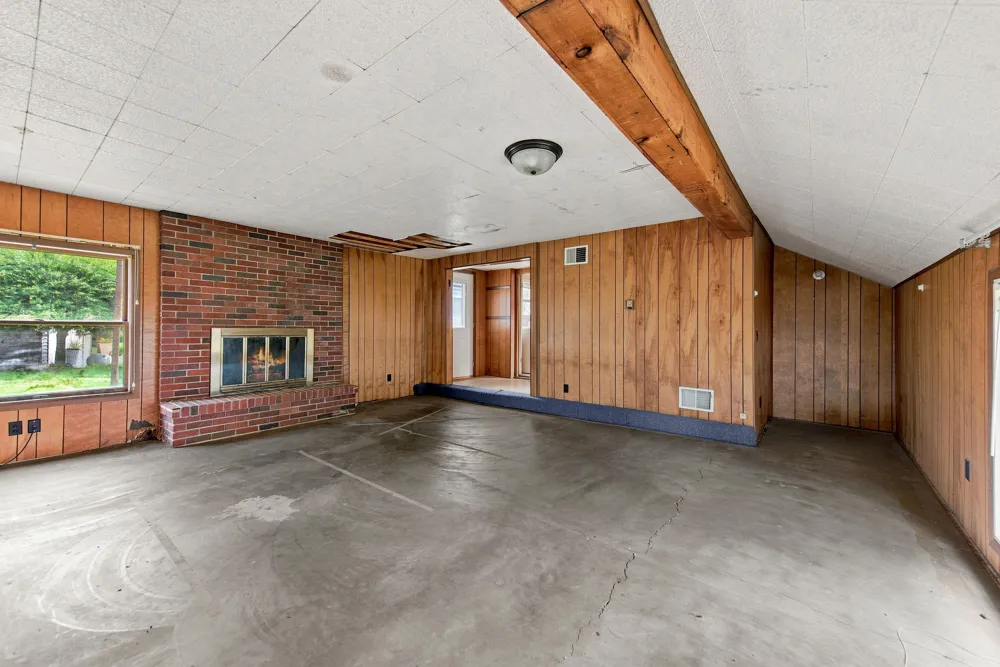 105 Locust Street E Three Oaks, MI 49128